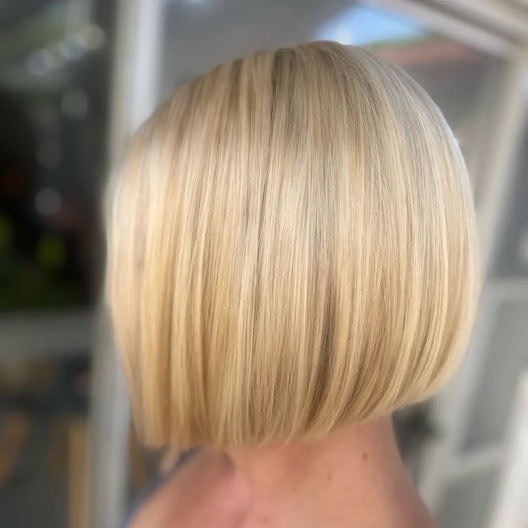 Precision rounded blonde bob